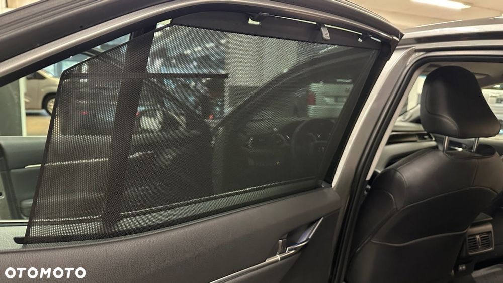 Toyota Camry 2.5 Hybrid Executive CVT - 21