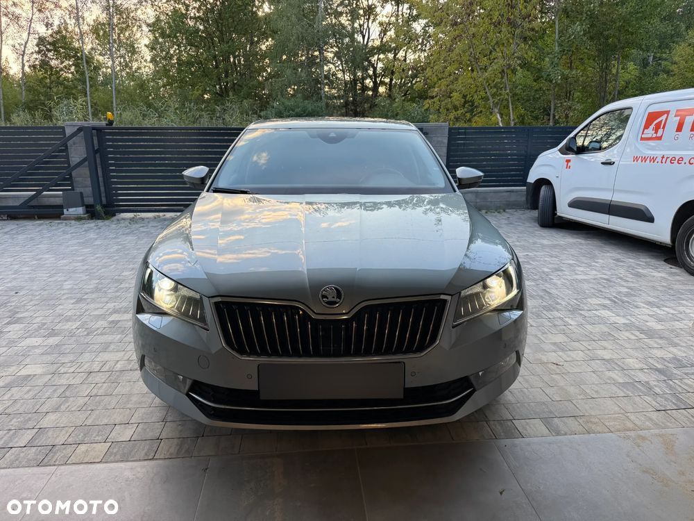 Skoda Superb 2.0 TDI Style DSG - 2