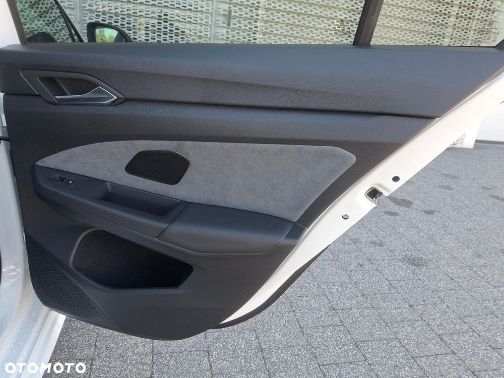 Volkswagen Golf - 18
