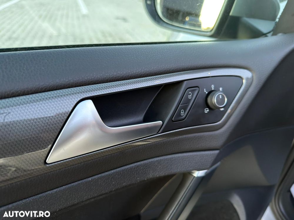 Volkswagen Golf 1.6 TDI SCR DSG Join - 30