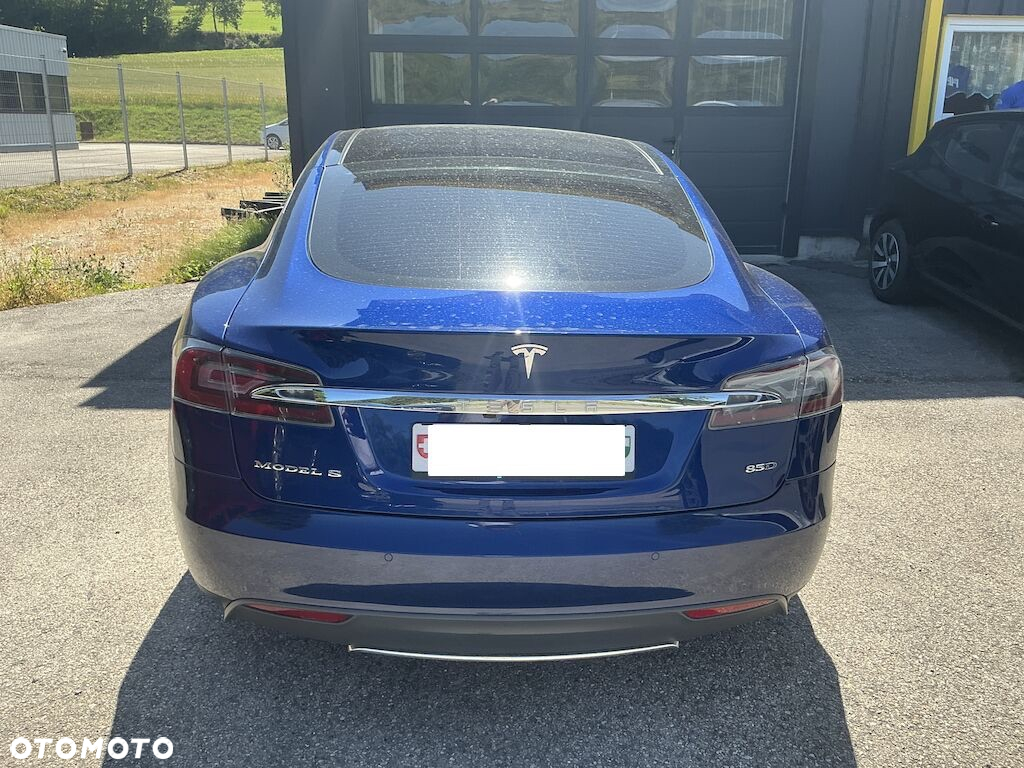 Tesla Model S 85 D - 3
