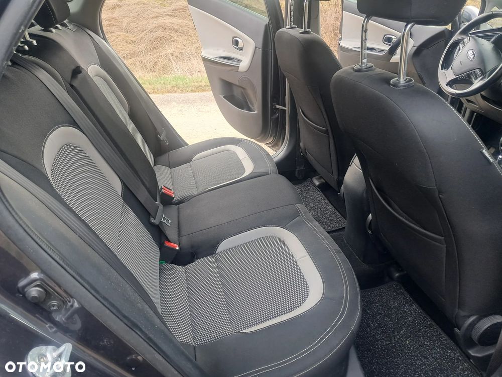 Kia Ceed 1.6 CRDi 136 ISG Dream Team Edition - 8