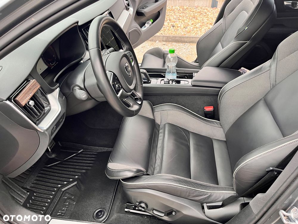 Volvo V60 B4 B R-Design - 20