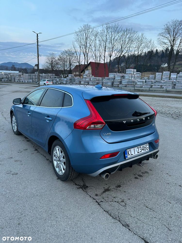 Volvo V40 D2 Drive-E R-Design Kinetic - 2