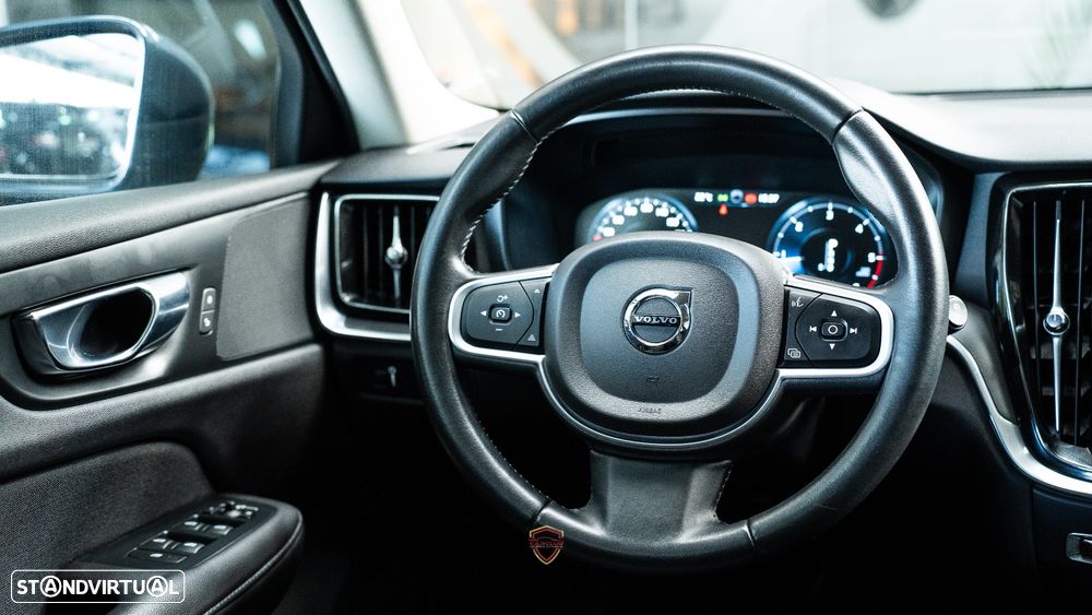 Volvo V60 2.0 D3 Momentum Geartronic - 19