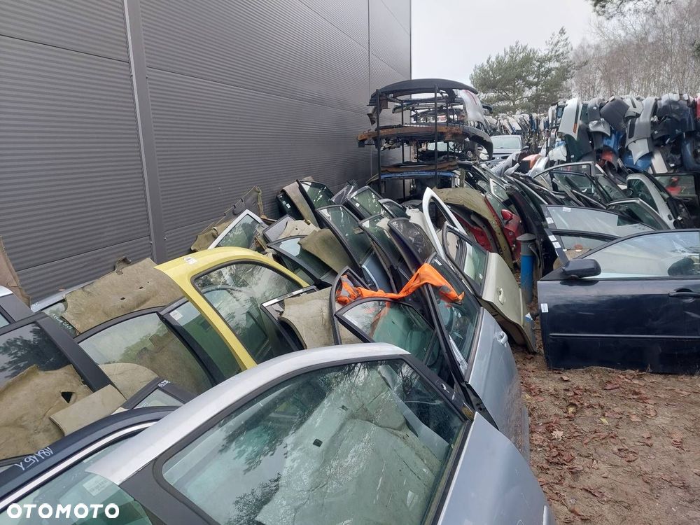 DRZWI KOMPLETNE PRAWY PRZÓD KIA CEED I 5D 9S - 11