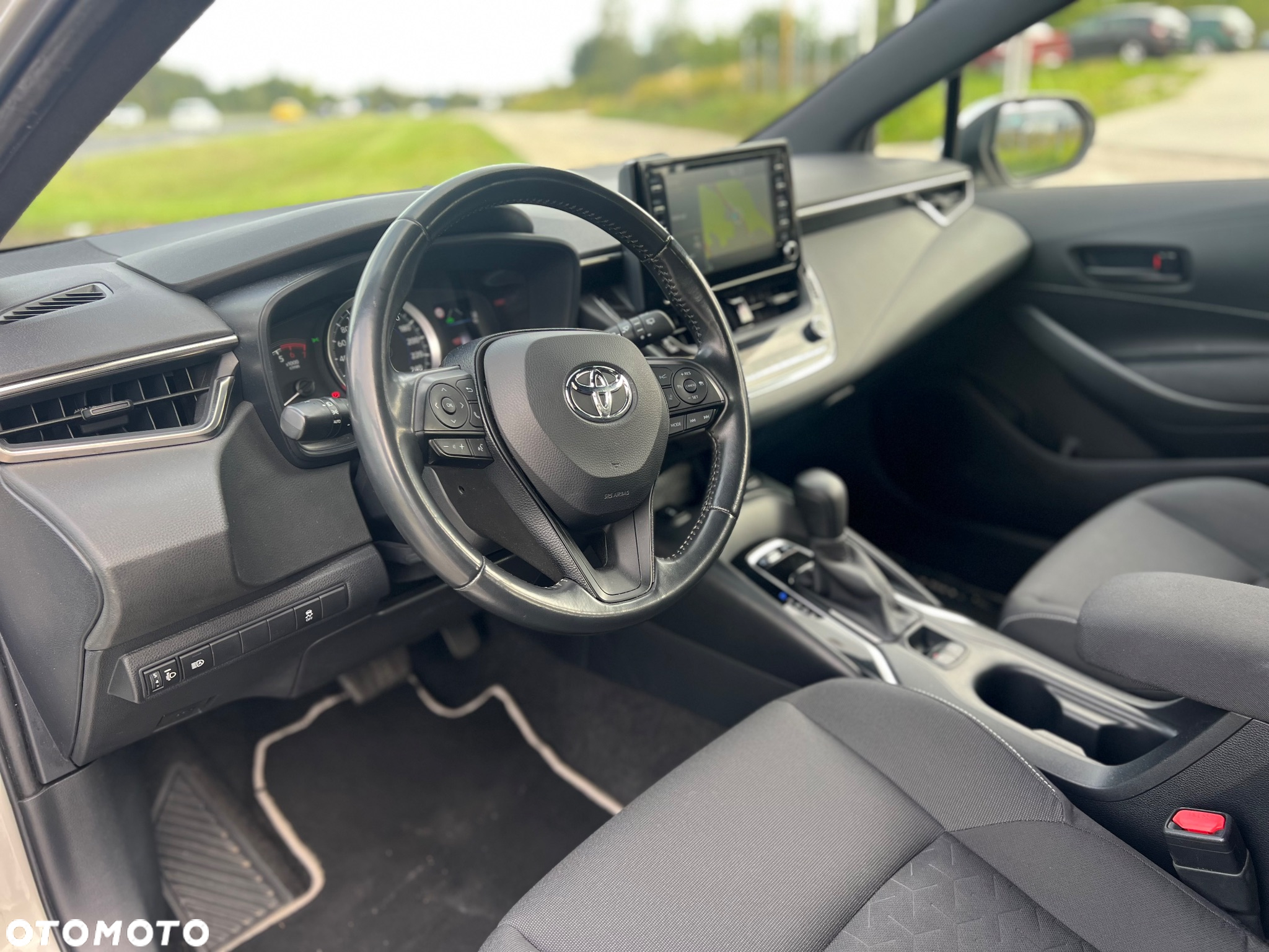 Toyota Corolla 1.8 Hybrid - 23