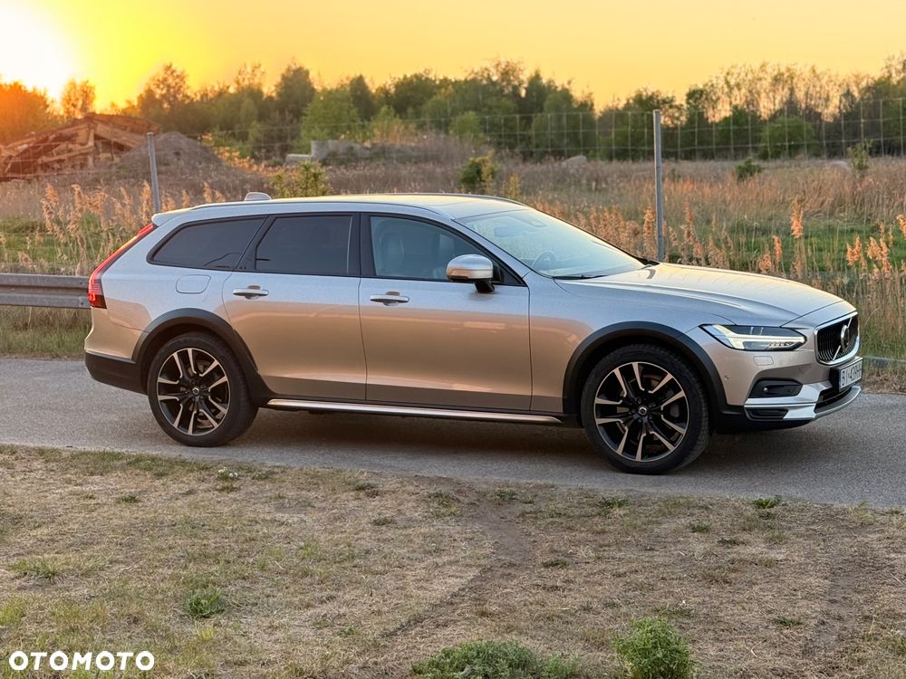 Volvo V90 Cross Country B5 D AWD Pro - 1