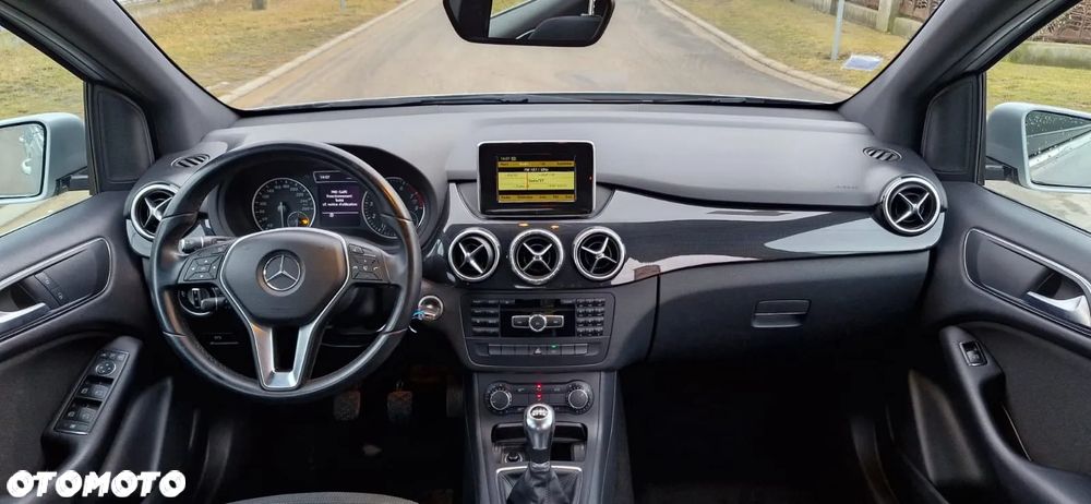 Mercedes-Benz Klasa B 200 Peak Edition - 9