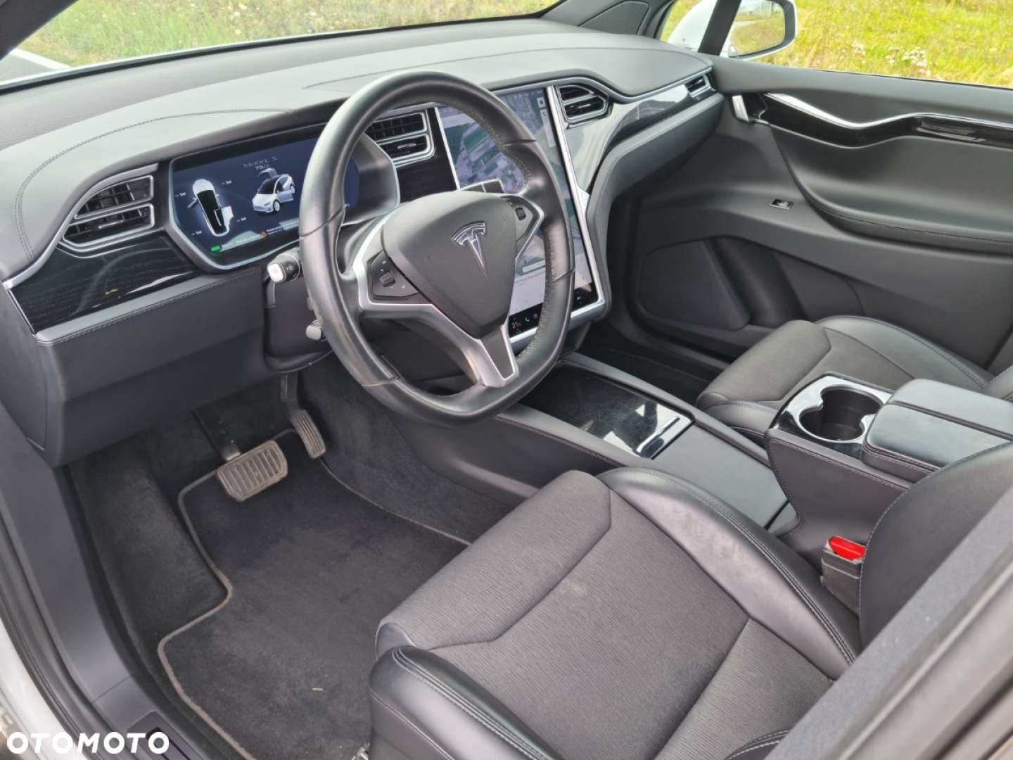 Tesla Model X 75 D - 6