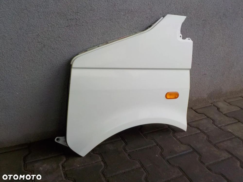 VW T5 03- BŁOTNIK LEWY BIAŁY L902 W KOLOR - 2