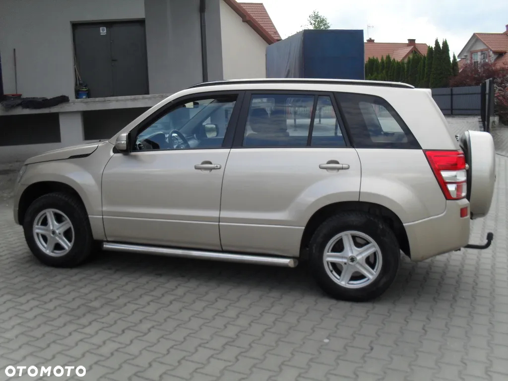 Suzuki Grand Vitara 2.0 - 12