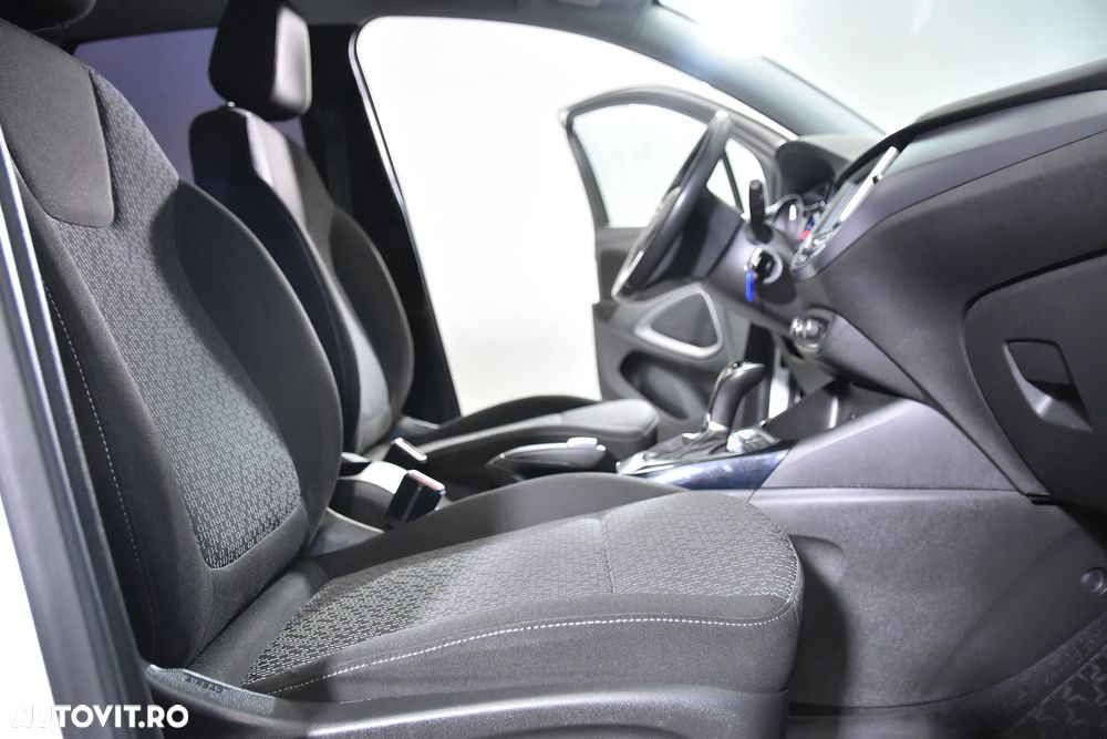Opel Crossland - 12