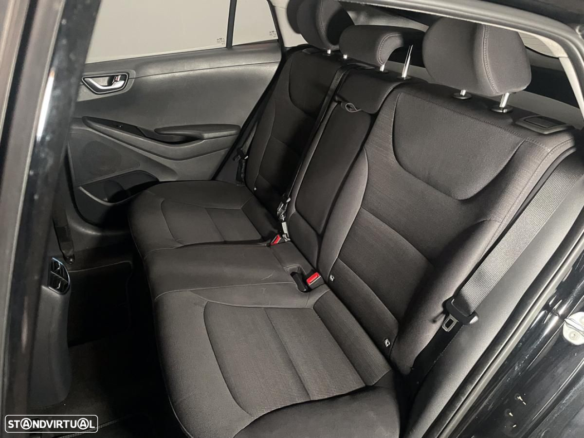 Hyundai Ioniq 1.6 GDI HEV Hybrid Tech - 4