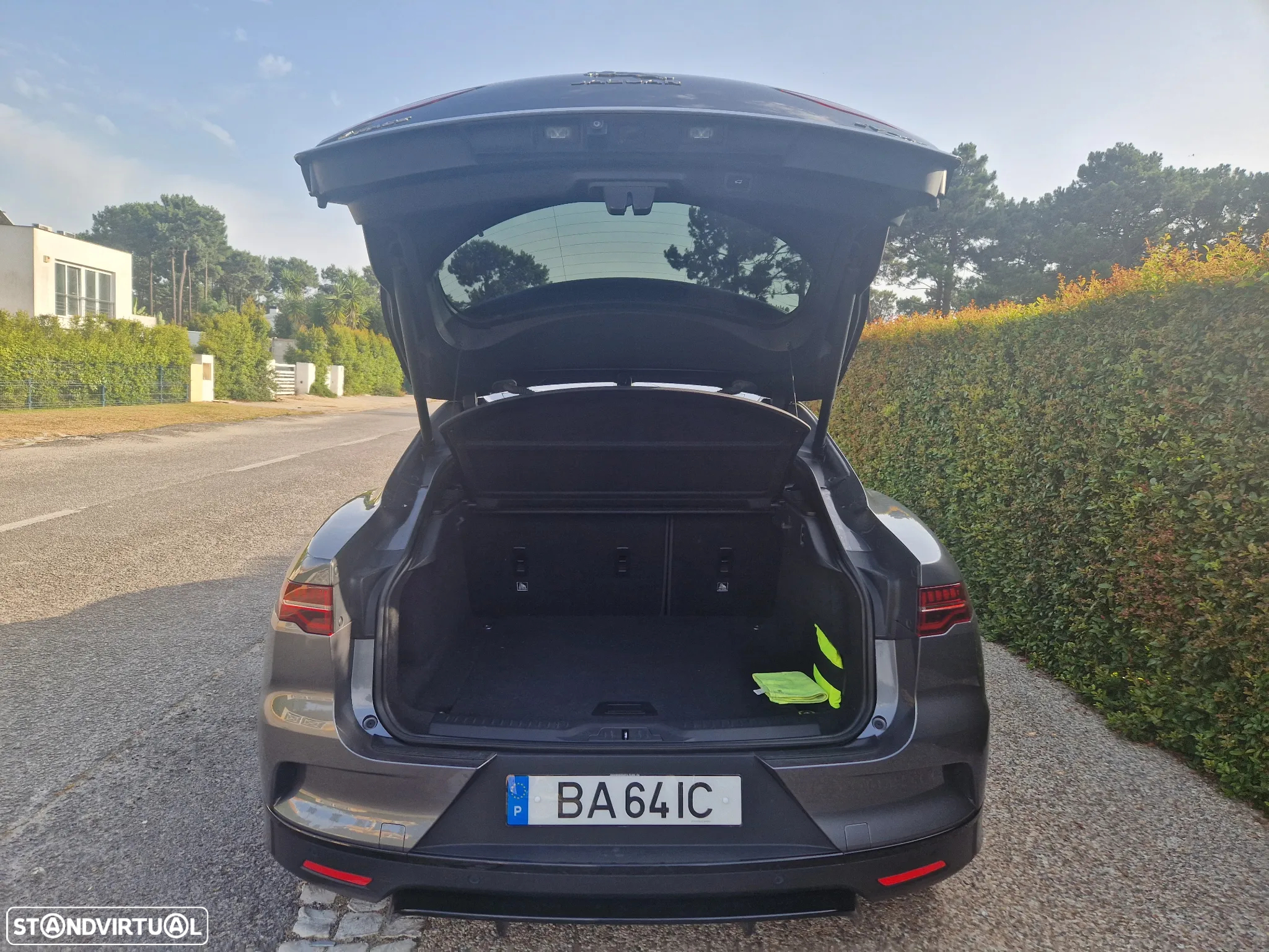 Jaguar I-Pace EV400 AWD R-DYNAMIC HSE - 16