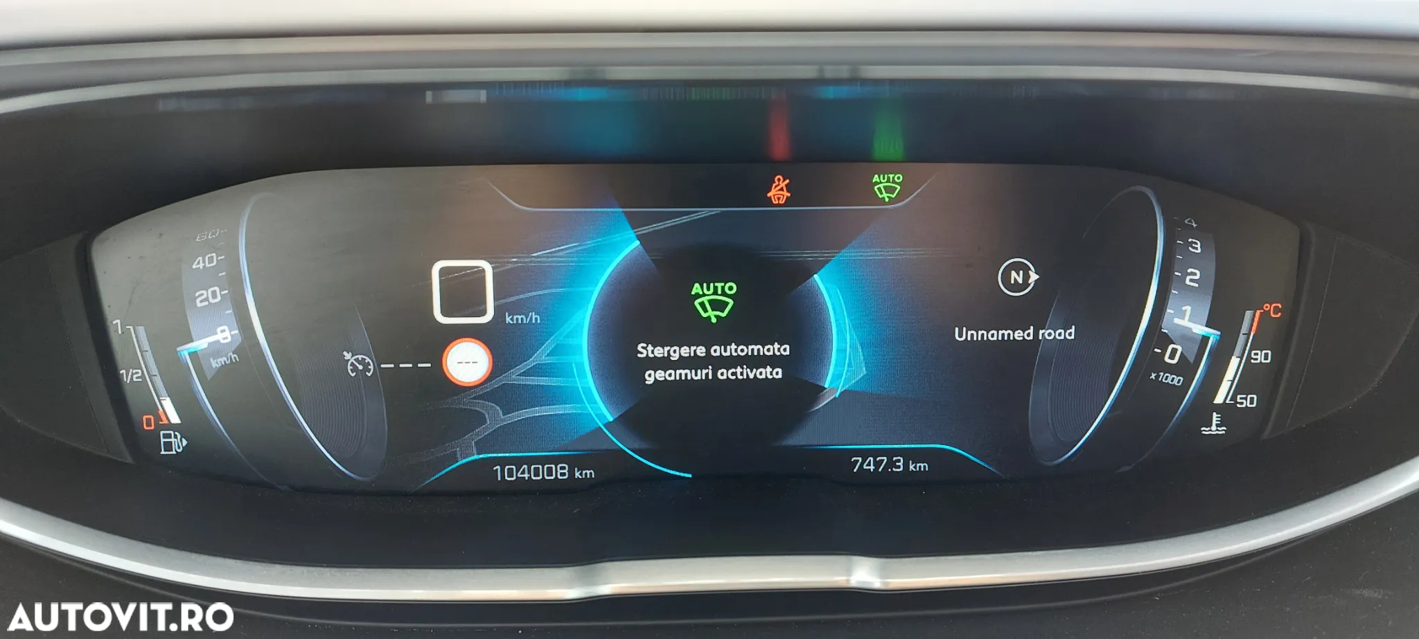 Peugeot 3008 1.6 BlueHDI S&S Allure - 12