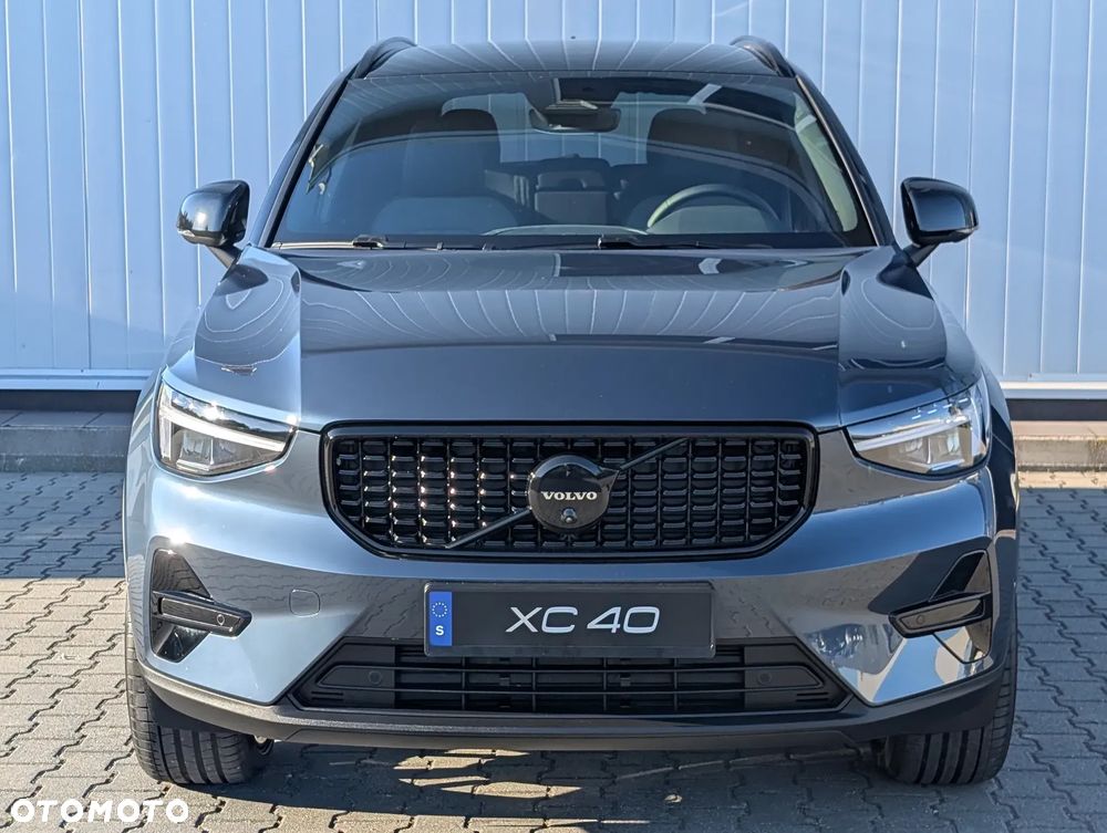 Volvo XC 40 B4 AWD Ultimate Dark - 13