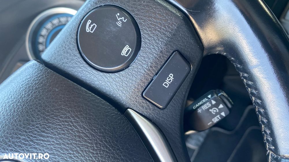 Toyota Auris 1.8 L VVT-i HSD Sol - 18