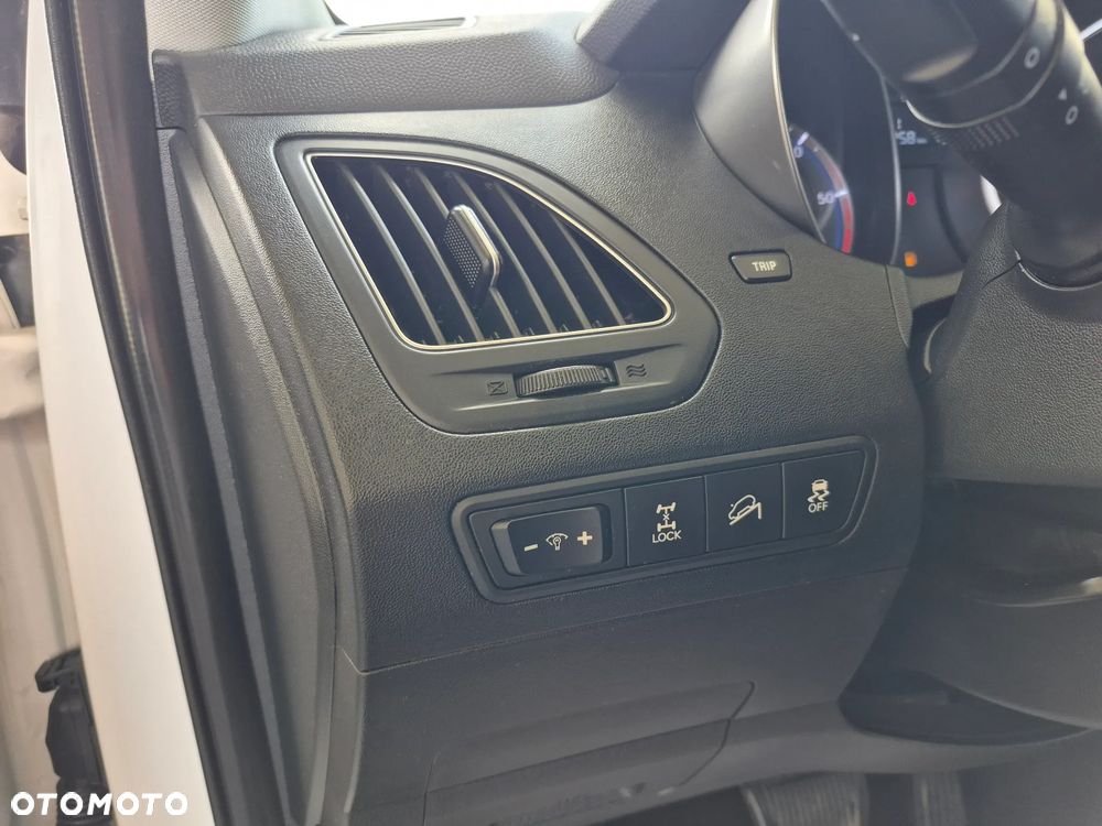 Hyundai ix35 2.0 CRDi 4WD Automatik Fifa World Cup Silver Edition - 15