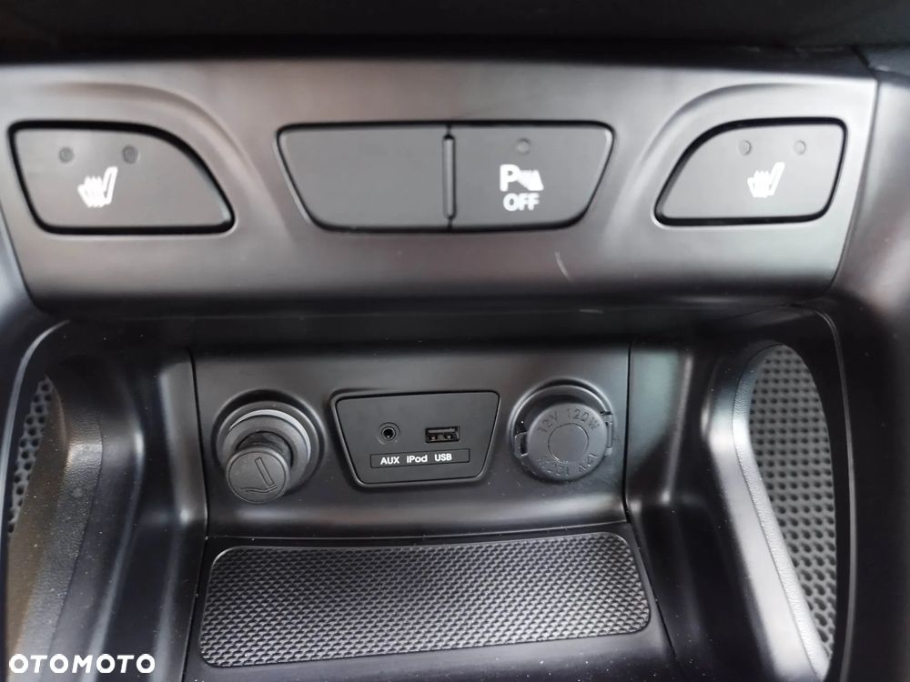 Hyundai ix35 1.6 2WD Fifa World Cup Edition - 17