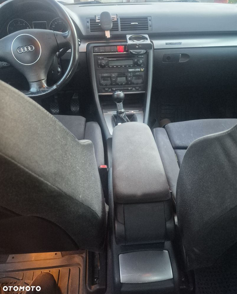 Audi A4 Limousine - 5