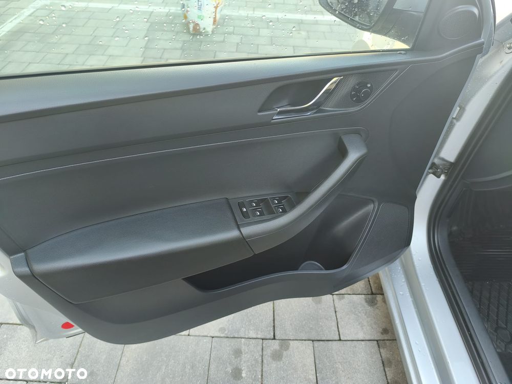 Skoda RAPID - 23
