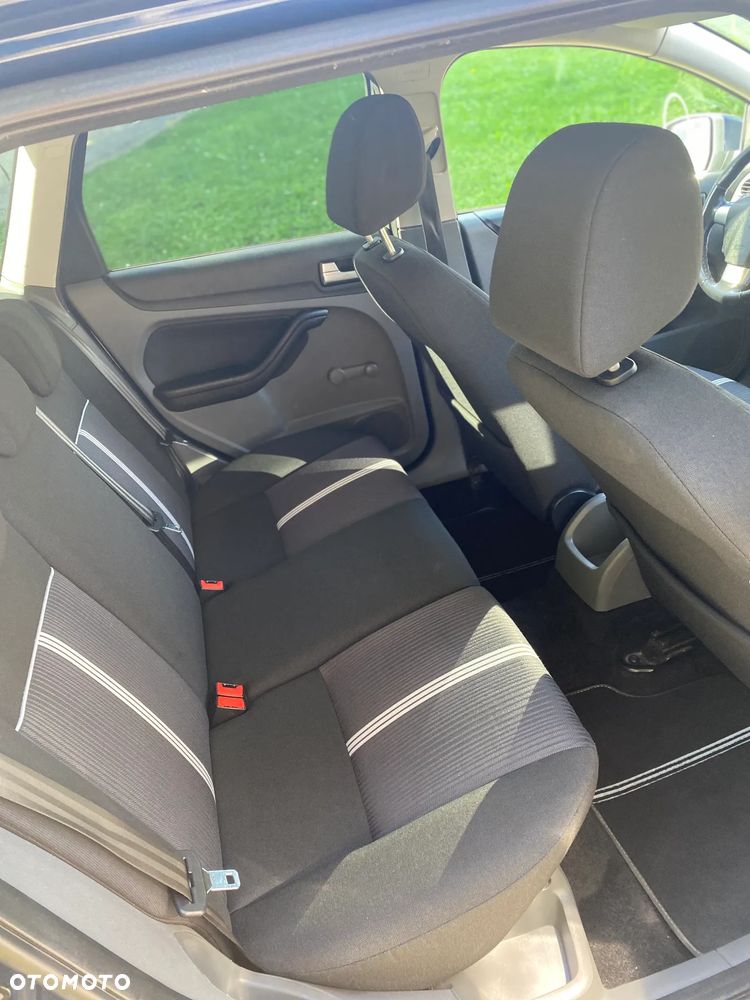 Ford Focus - 23