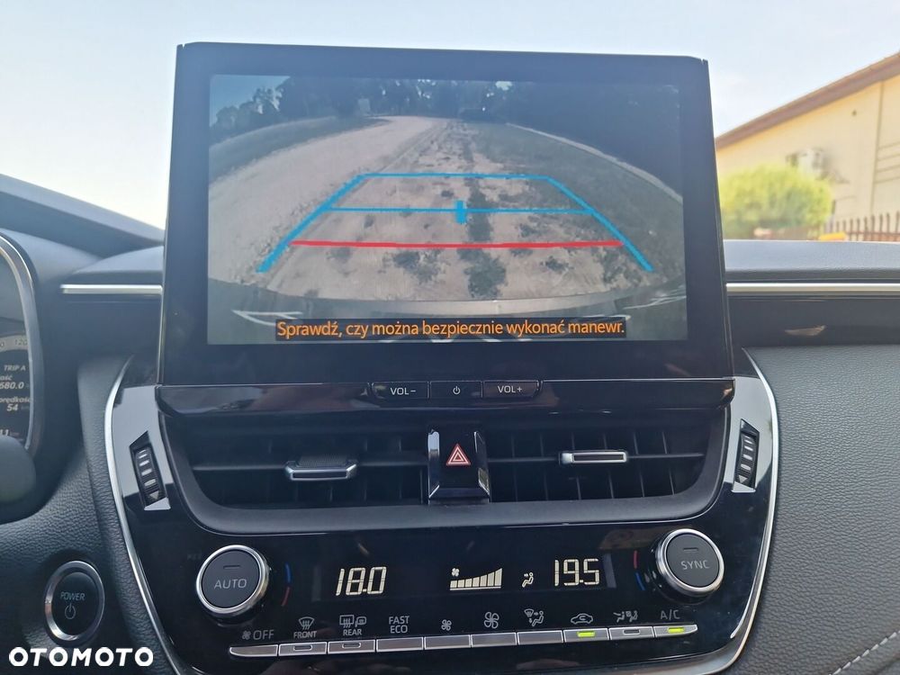 Toyota Corolla 2.0 Hybrid Comfort - 18