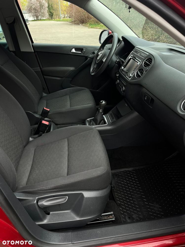 Volkswagen Tiguan 2.0 TDI DPF 4Motion BlueMotion Technology Track & Style - 24