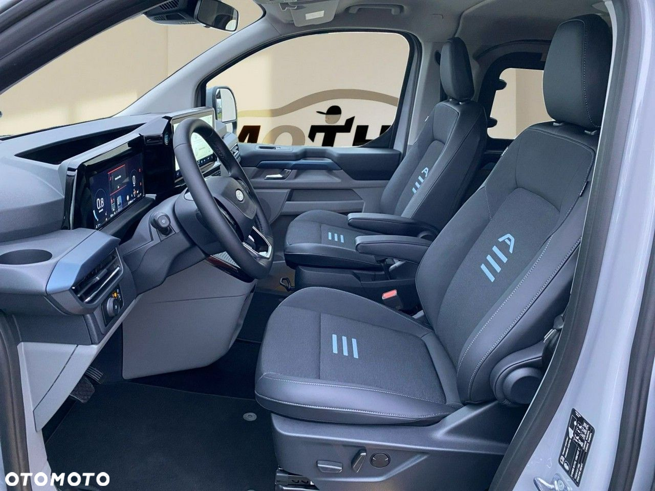 Ford Tourneo Custom - 2
