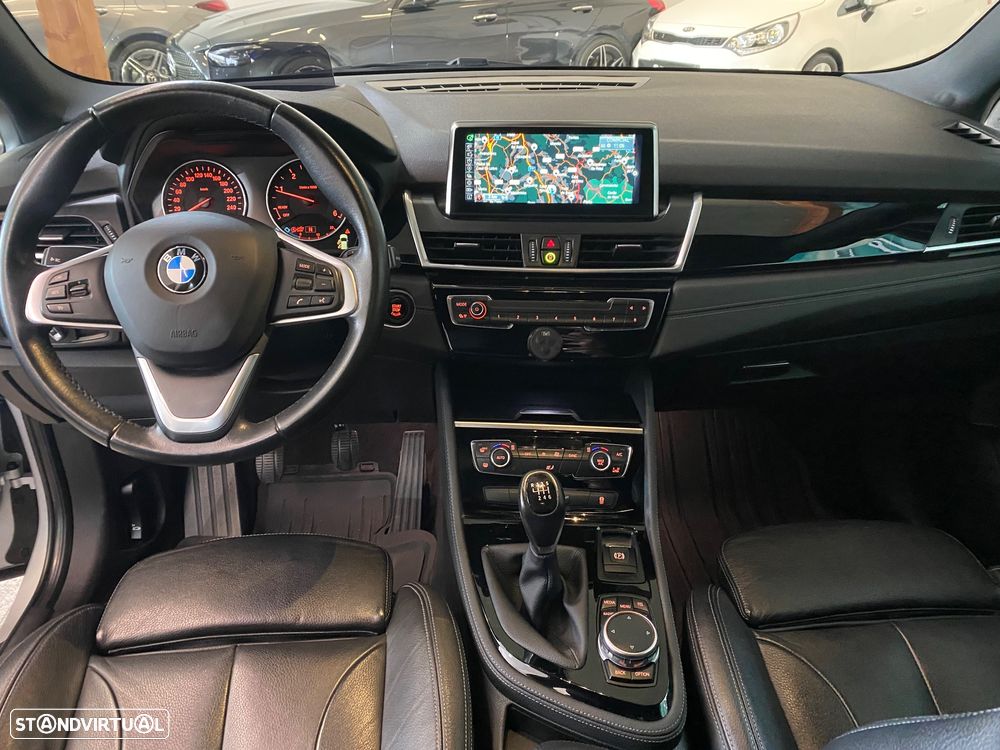 BMW 218 Active Tourer d Line Sport - 9