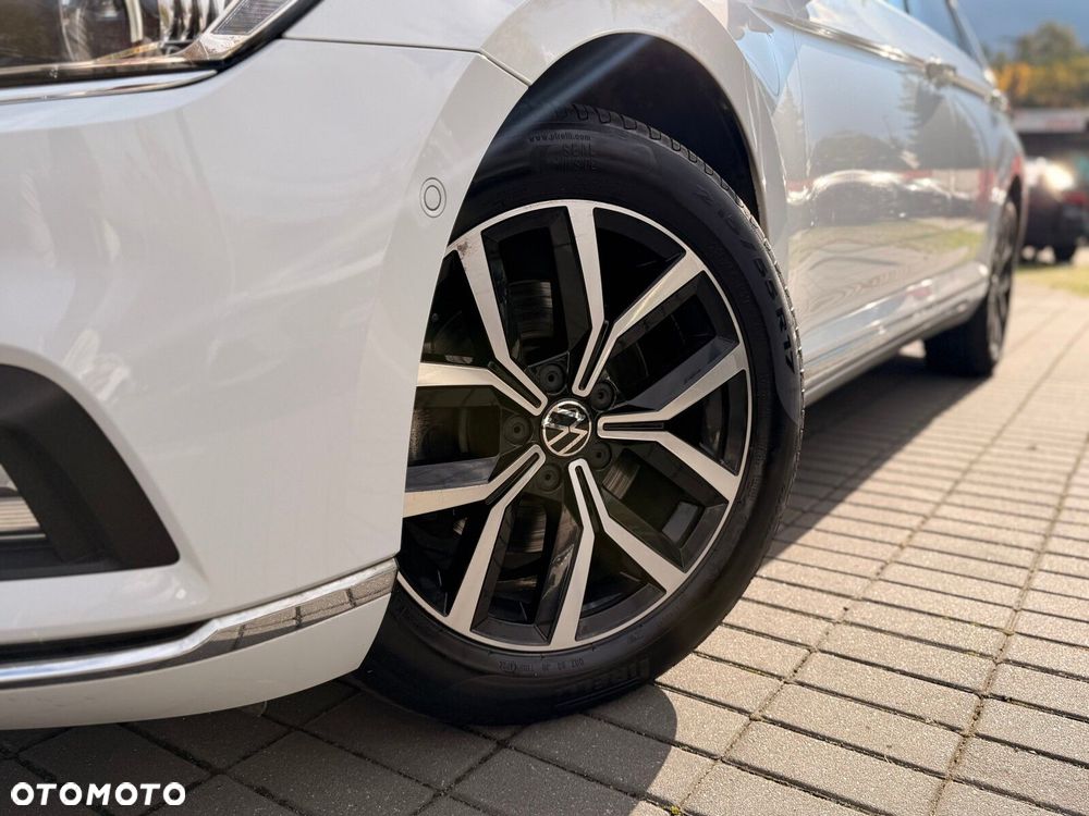 Volkswagen Passat - 30