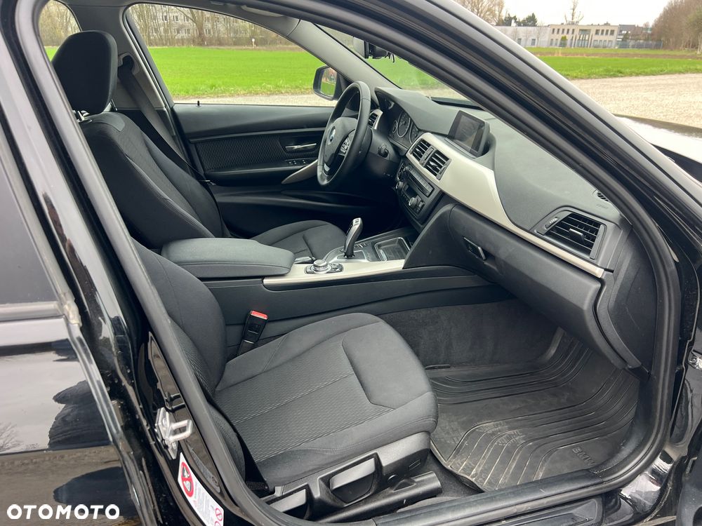 BMW Seria 3 316d - 32