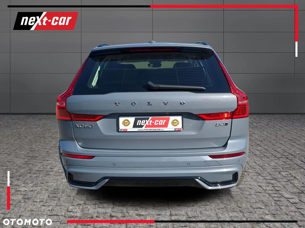 Volvo XC 60 B4 D AWD Plus Dark - 4