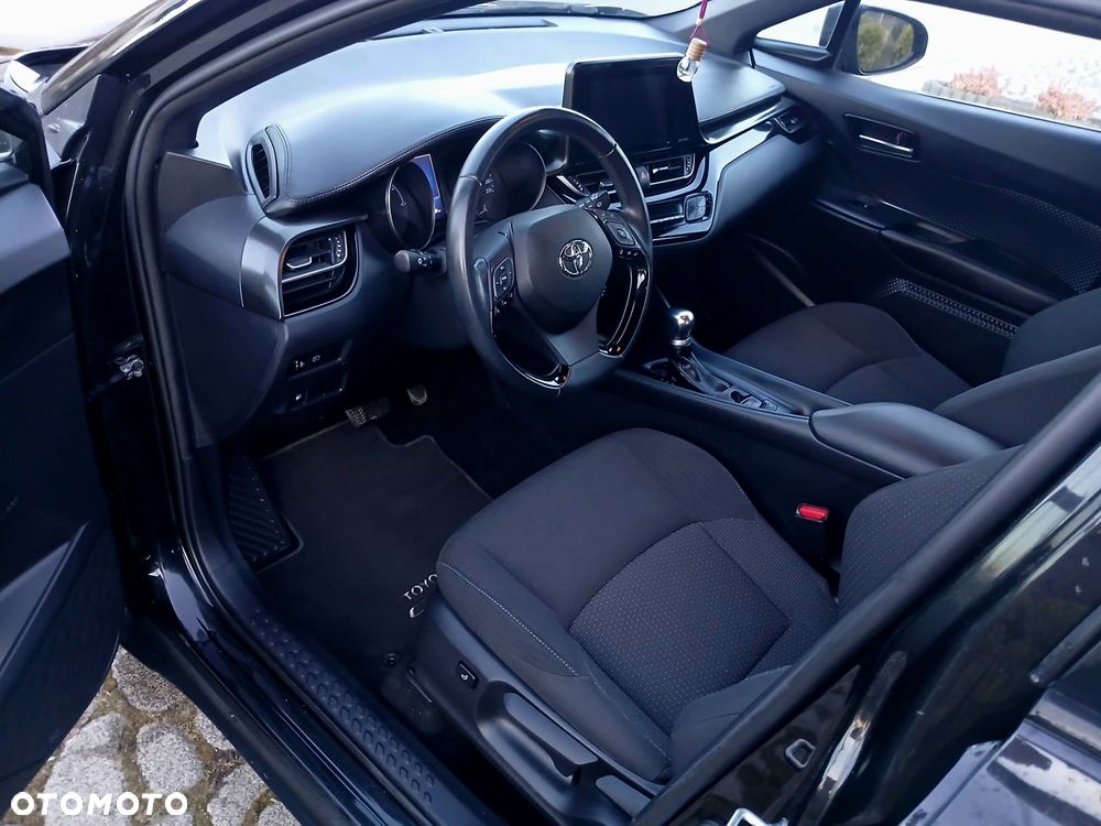 Toyota C-HR - 11