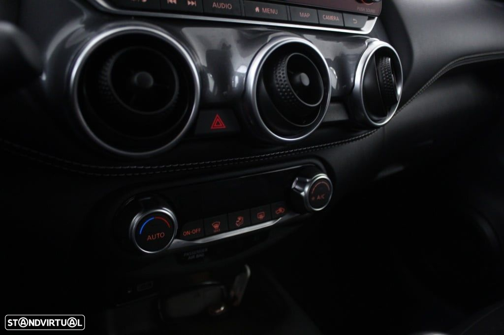 Nissan Juke 1.0 DIG-T N-Connecta - 28