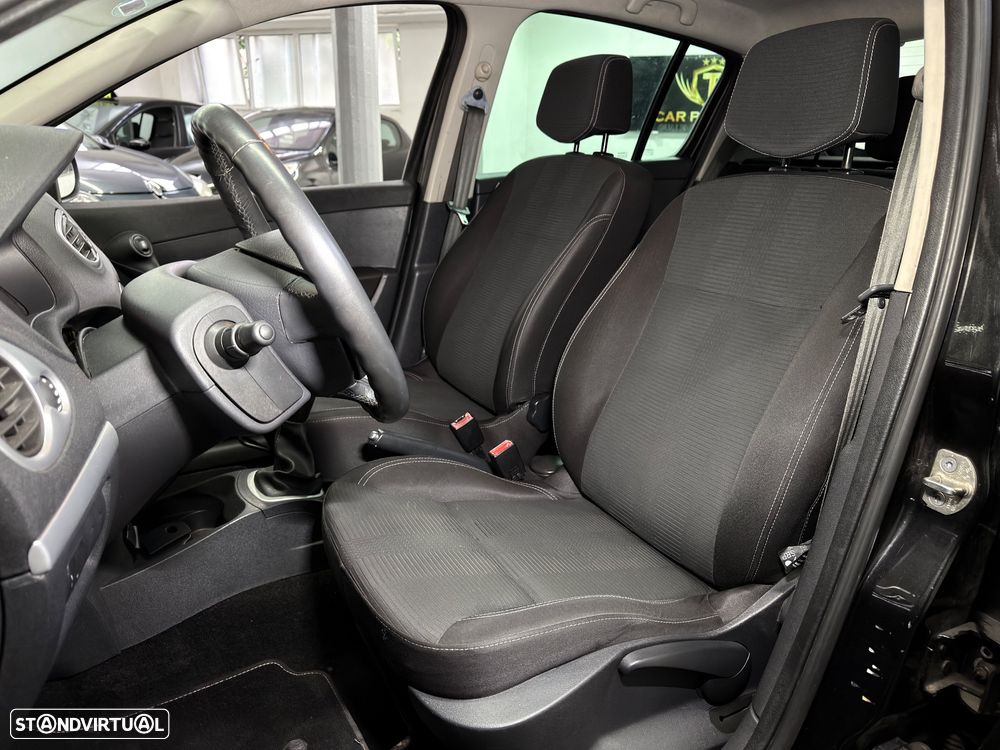 Renault Clio 1.2 16V Dynamique - 11