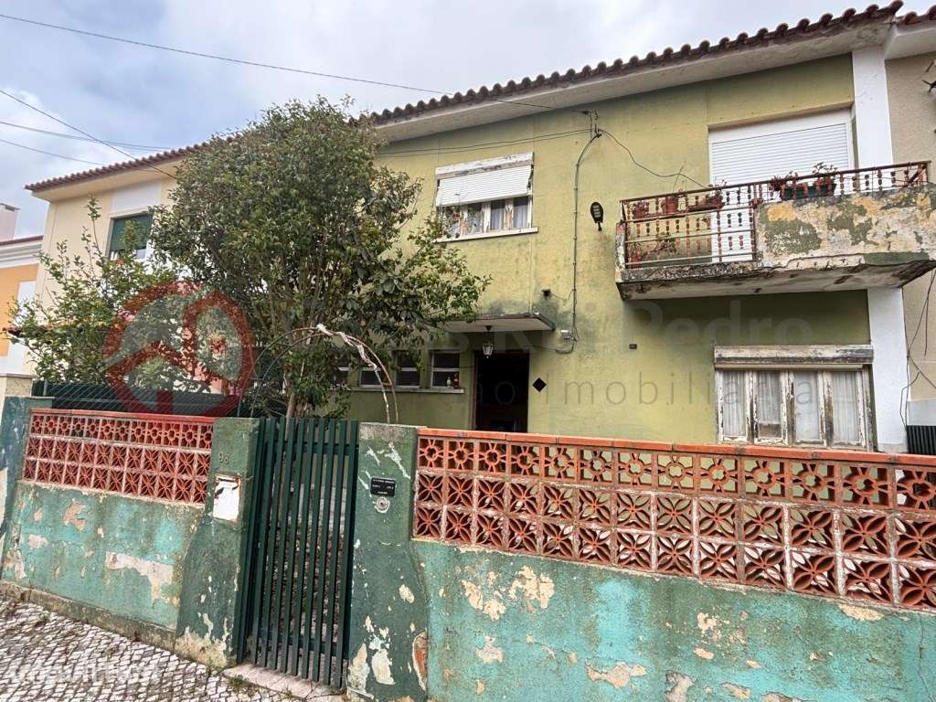 Moradia T5 para remodelação total em Algueirão, Sintra - Grande imagem: 2/23