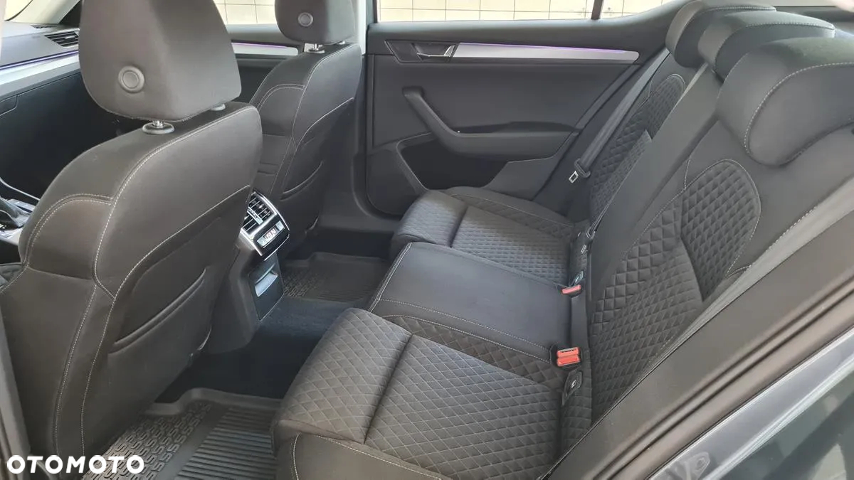 Skoda Superb 2.0 TDI 4x4 Style DSG - 10