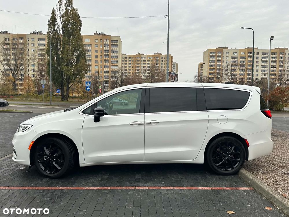 Chrysler Pacifica - 3