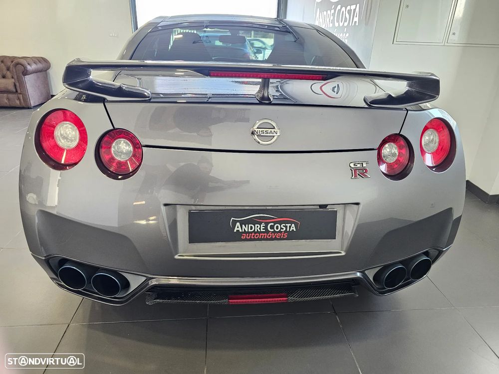 Nissan GT-R 3.8 V6 Black Edition - 4