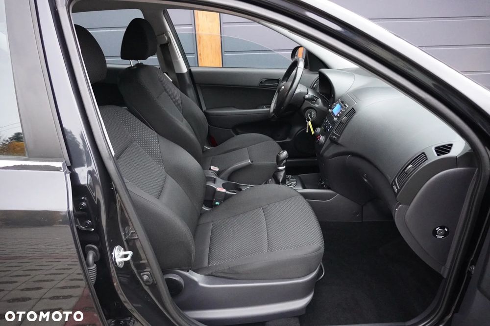 Hyundai i30 1.4 Blue Comfort - 19