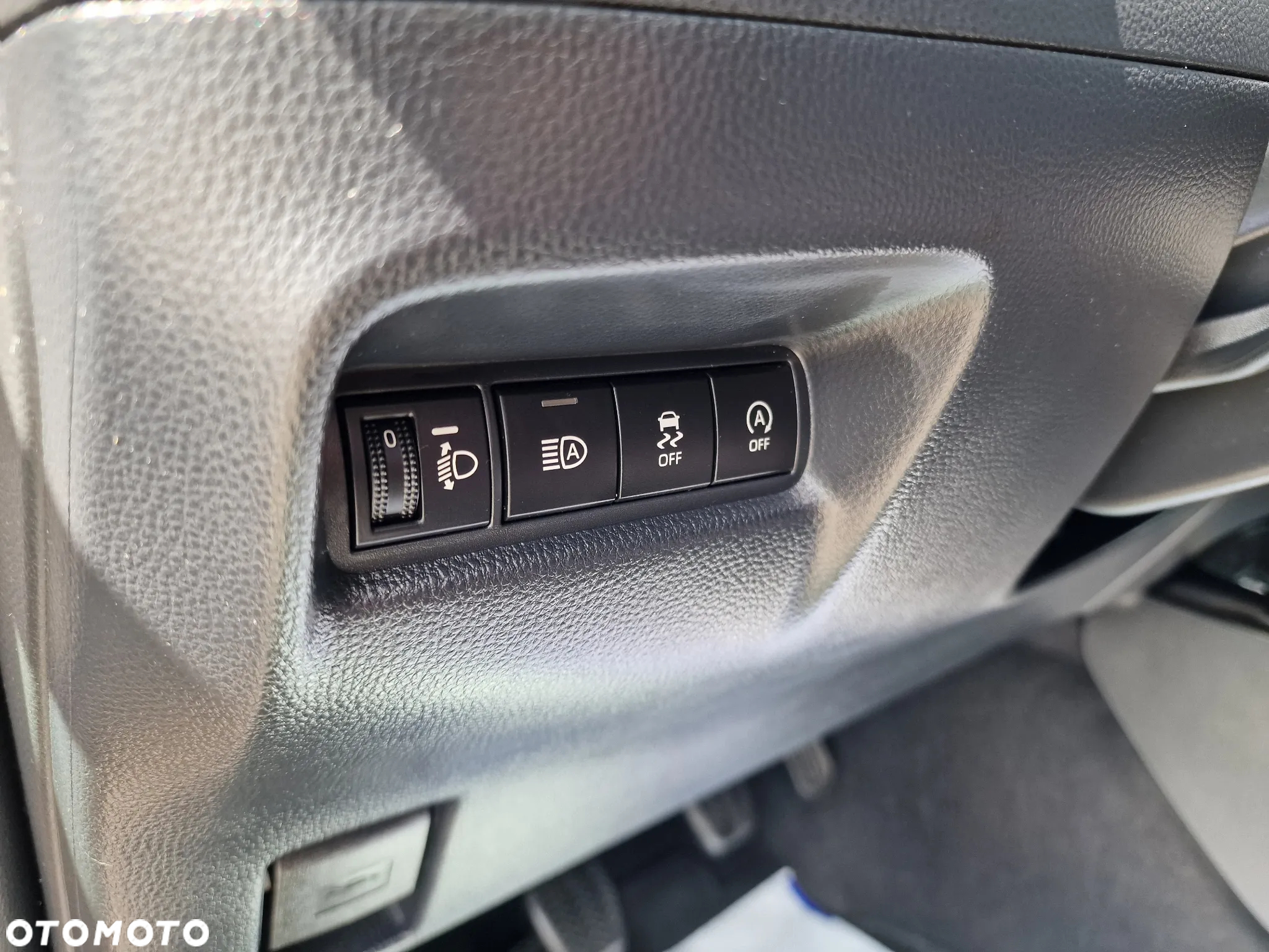 Toyota Aygo X 1.0 VVT-i JBL - 27