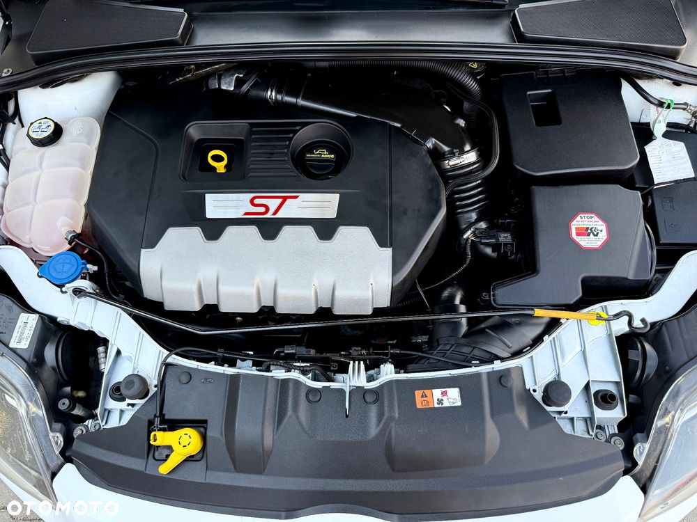 Ford Focus 2.0 EcoBoost ST mit Leder-Sport-Paket - 39