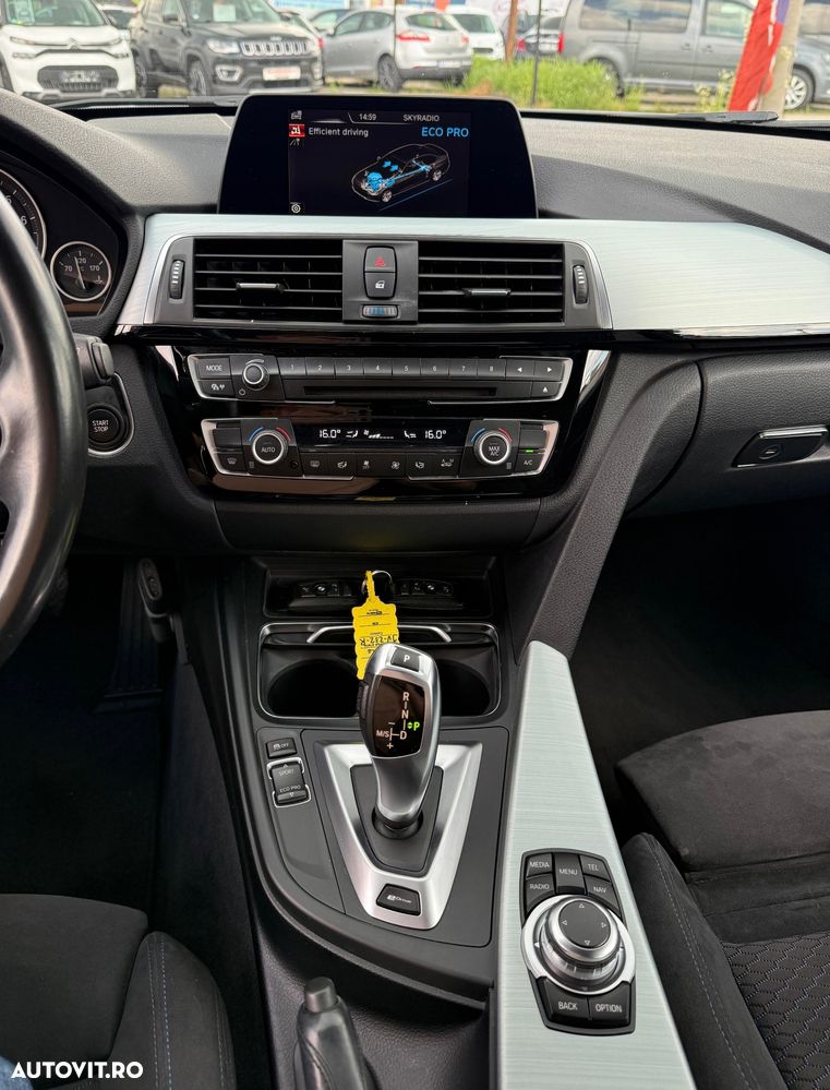 BMW Seria 3 330e iPerformance M Sport - 28