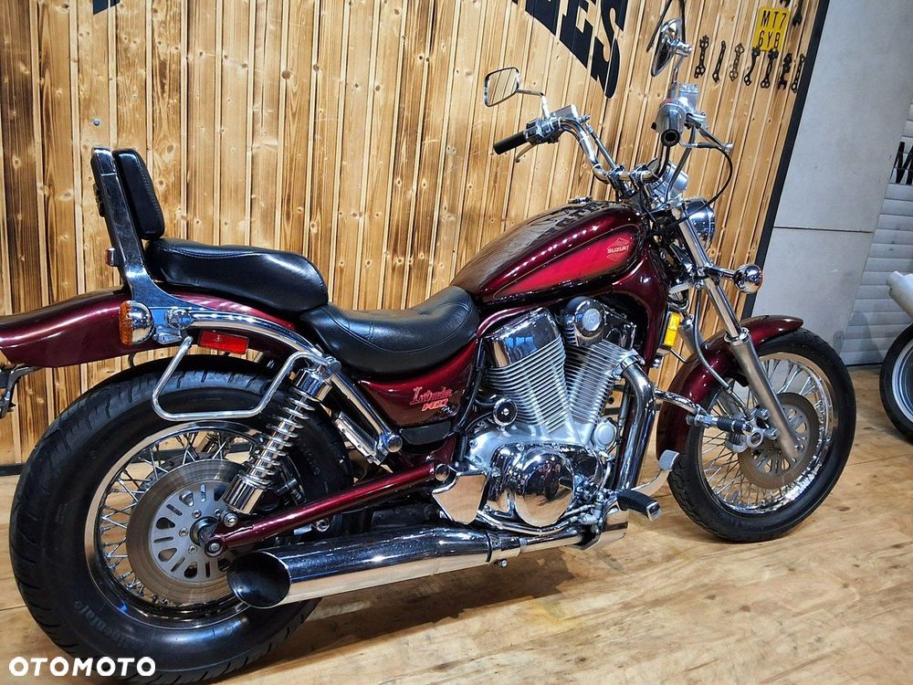 Suzuki Intruder - 19