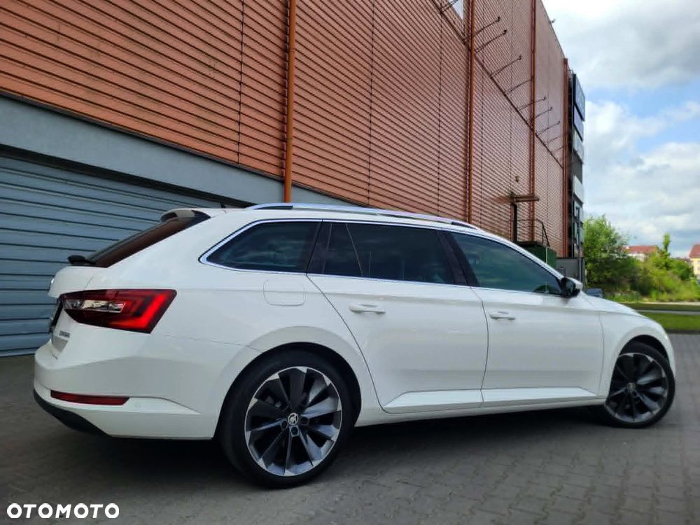 Skoda Superb 2.0 TDI DSG Premium Edition - 19
