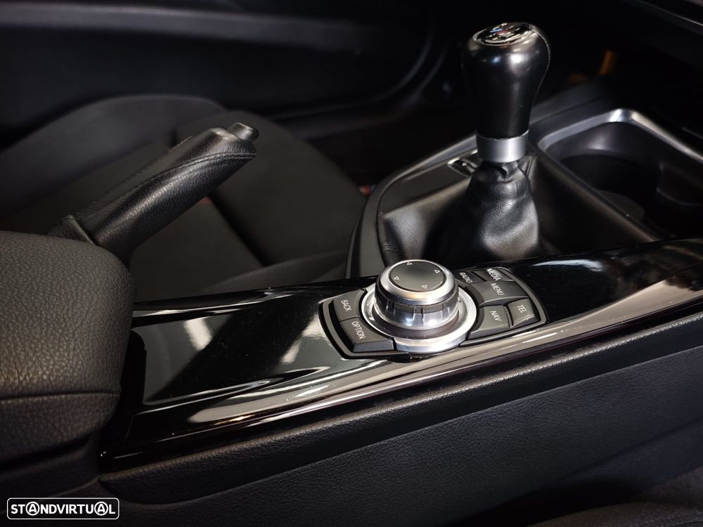 BMW 320 d Pack M - 42