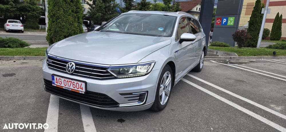 Volkswagen Passat - 2