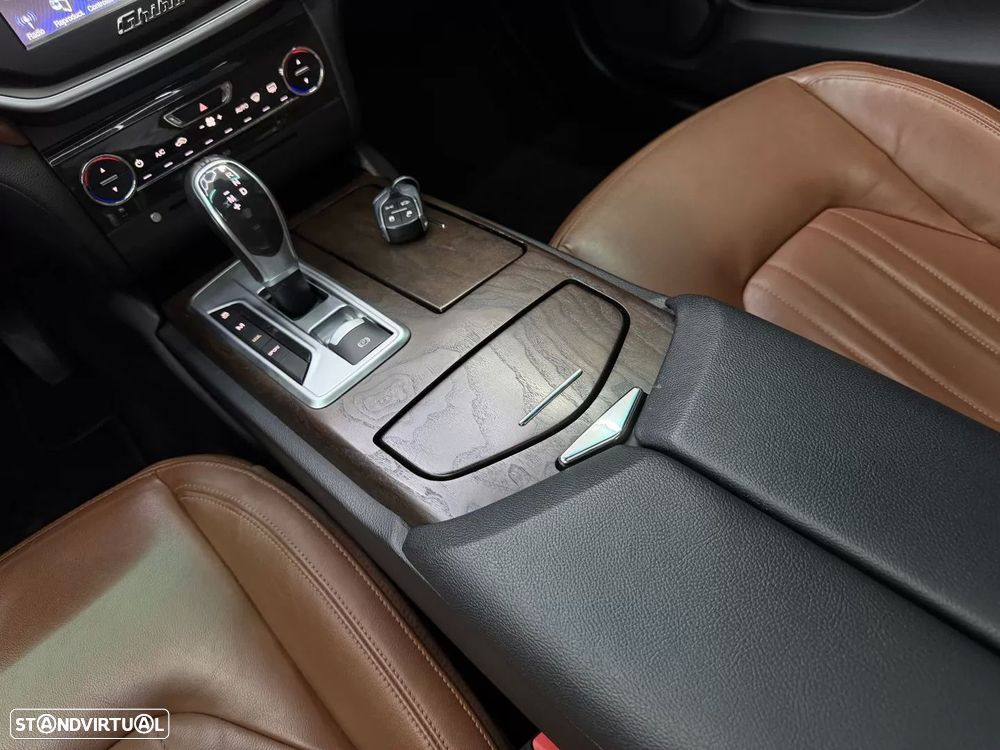 Maserati Ghibli 3.0 V6 GranLusso — fotografia 44